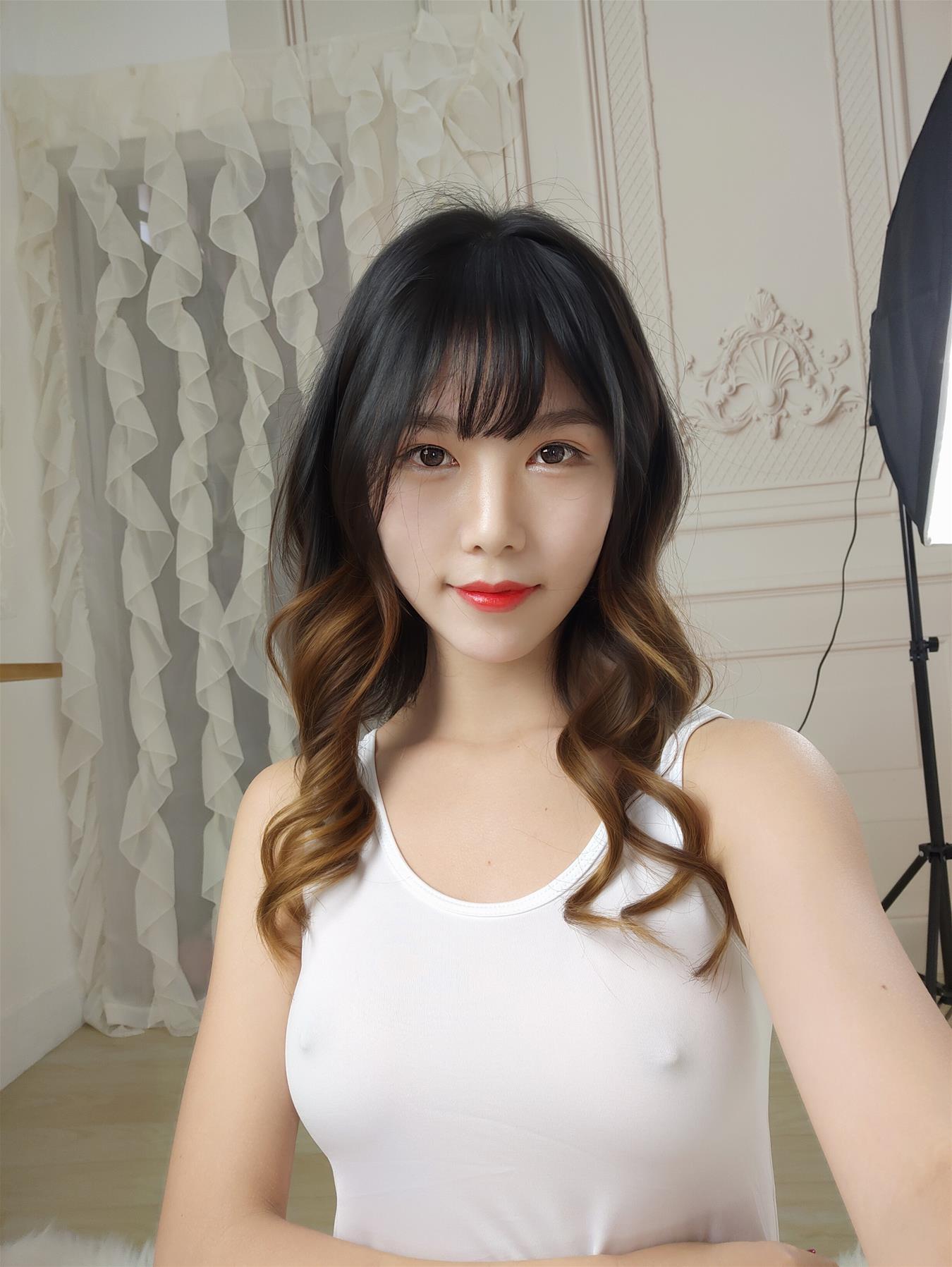 抖娘-利世 白色死库水 [36P-81MB]