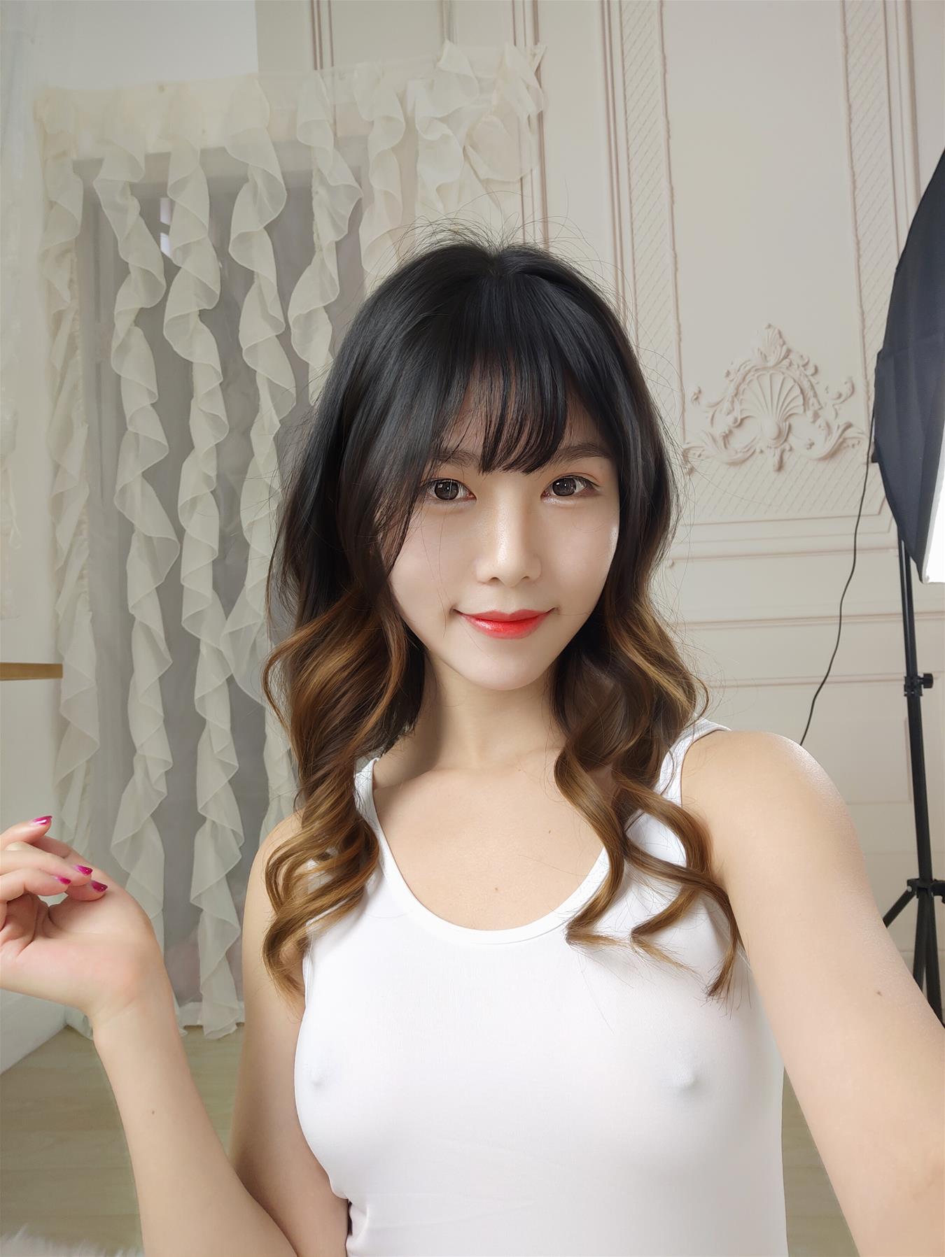 抖娘-利世 白色死库水 [36P-81MB]