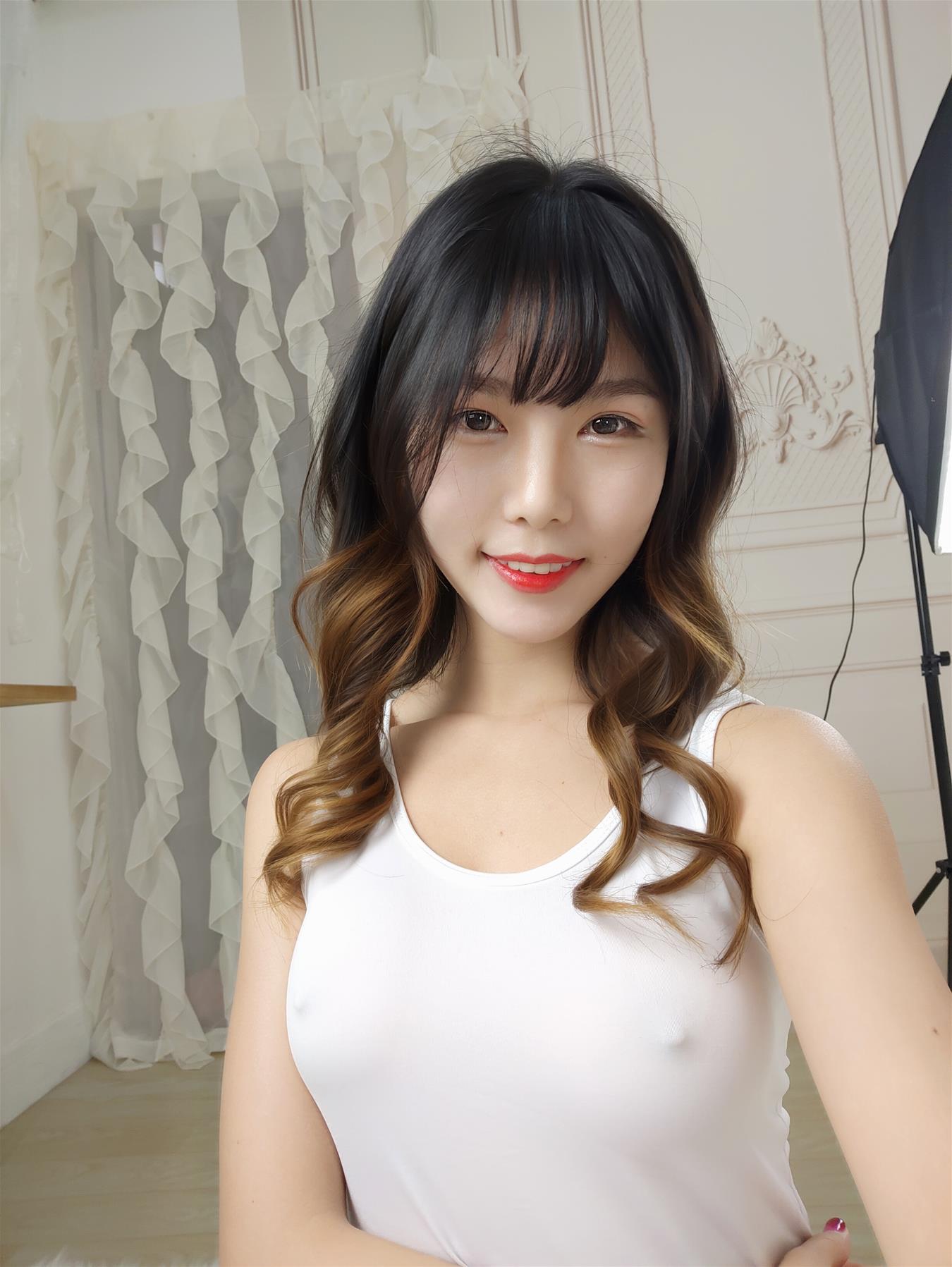 抖娘-利世 白色死库水 [36P-81MB]