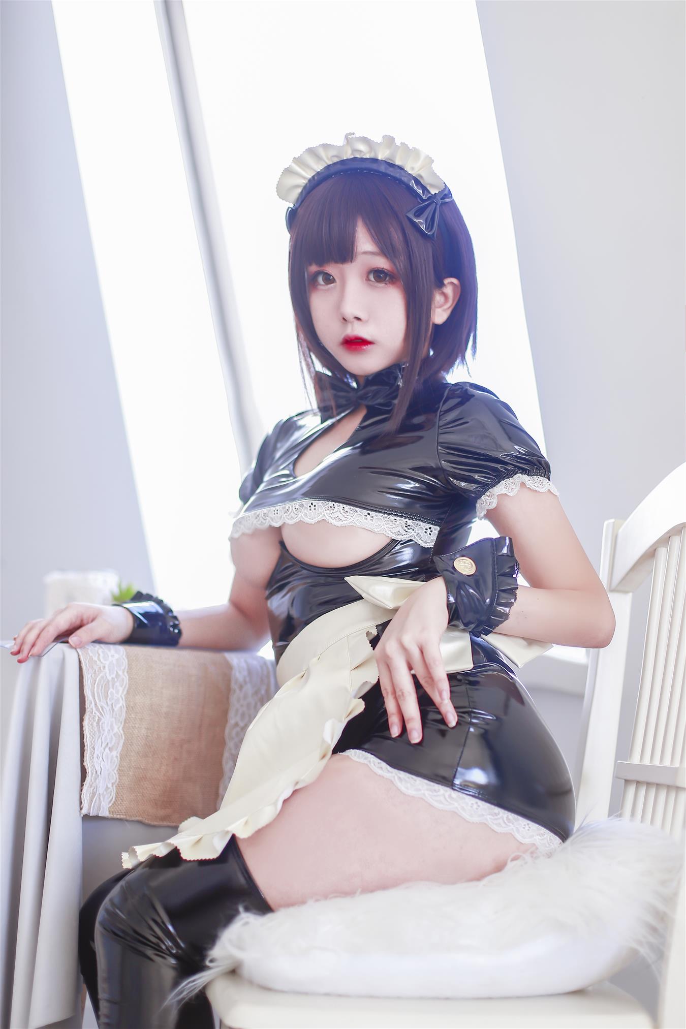 日奈娇 女仆 [42P-327MB]