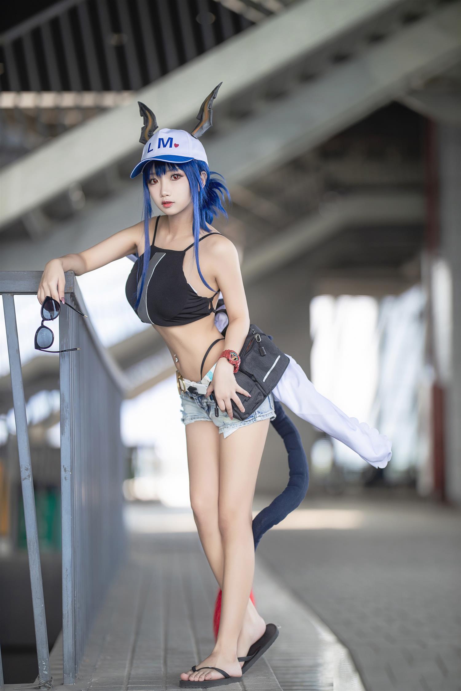 鬼畜瑶在不在w 女游客c [13P-57MB]