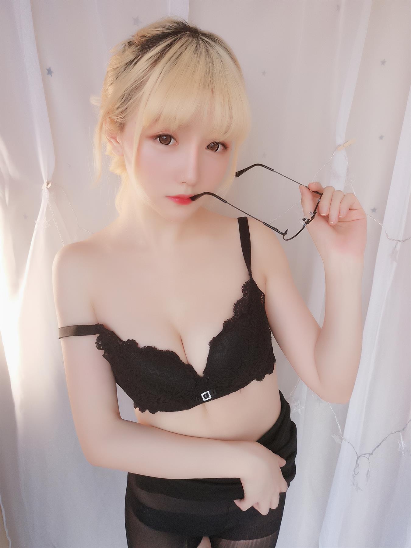 星之迟迟 VOL.11 今晚加班包 [58P-101MB]