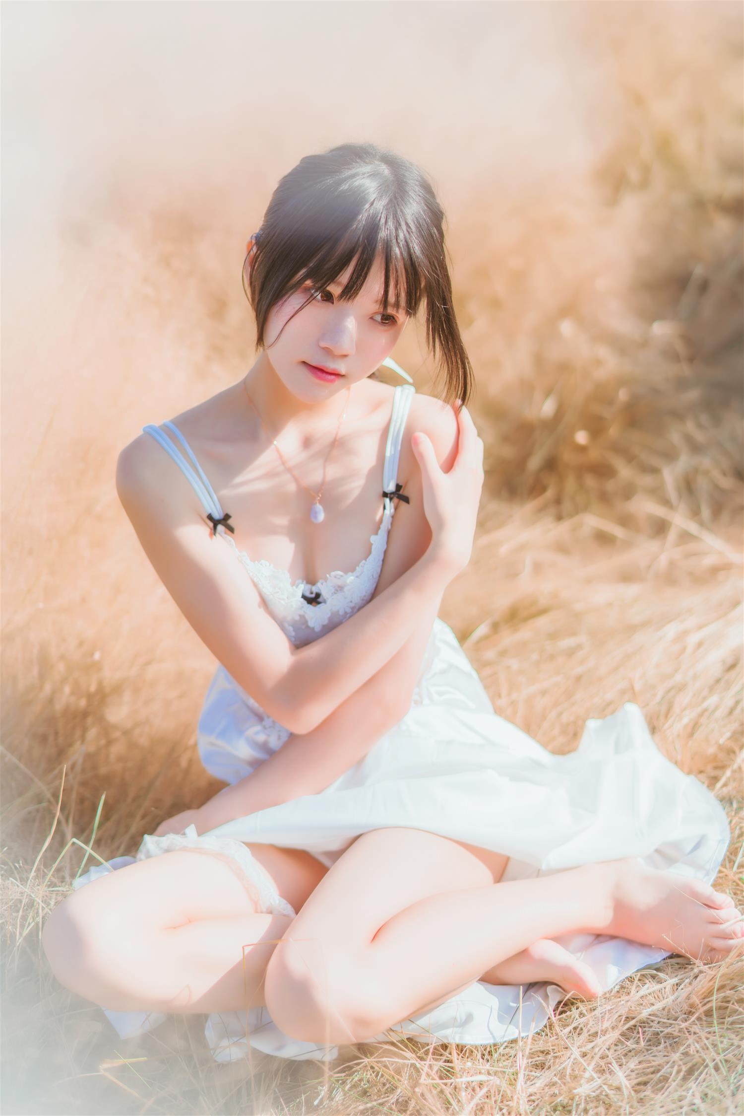 桜桃喵 冬眠 白裙上 [48P-674MB]