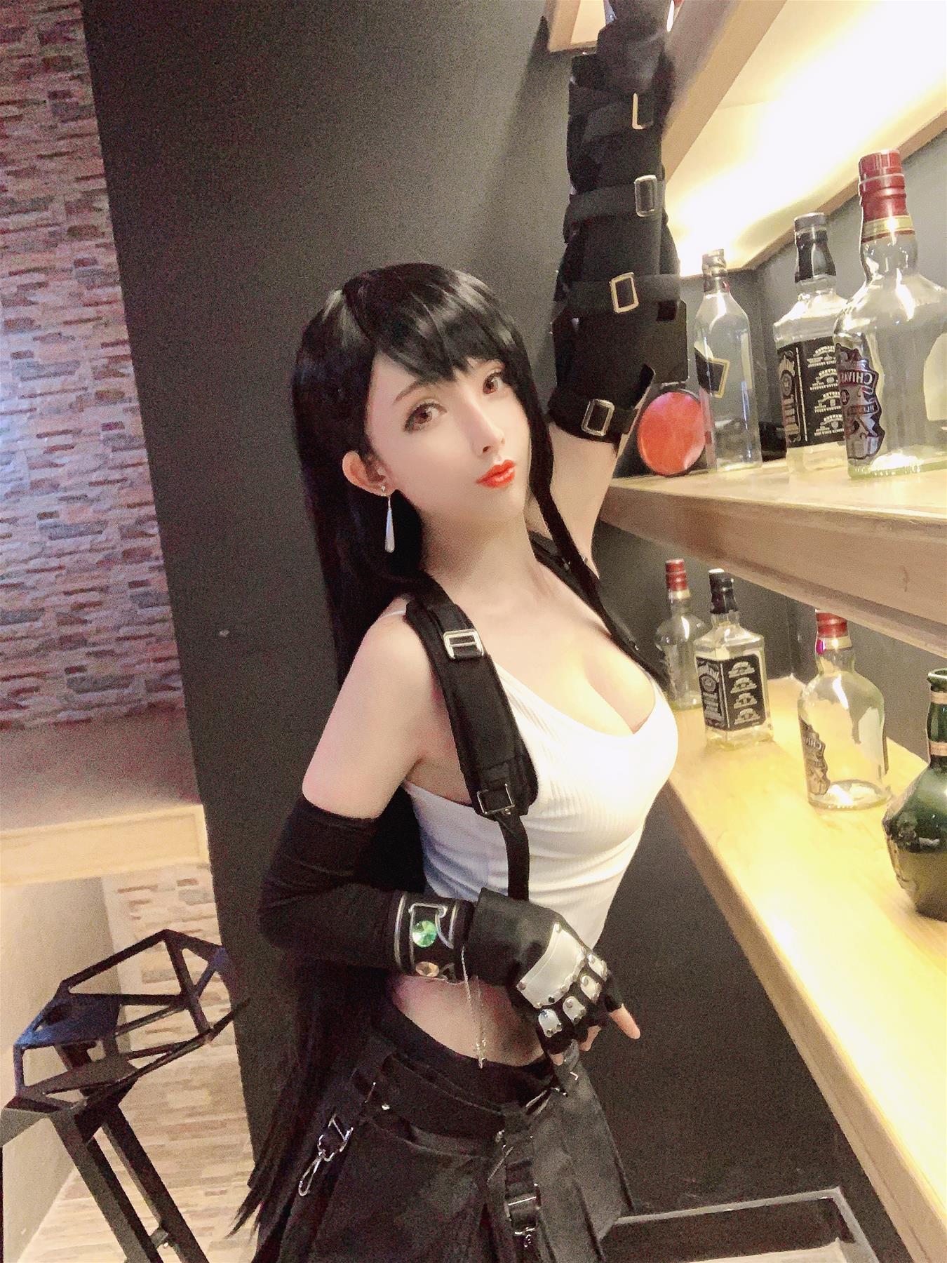 rioko凉凉子 蒂法自拍 [19P-54MB]