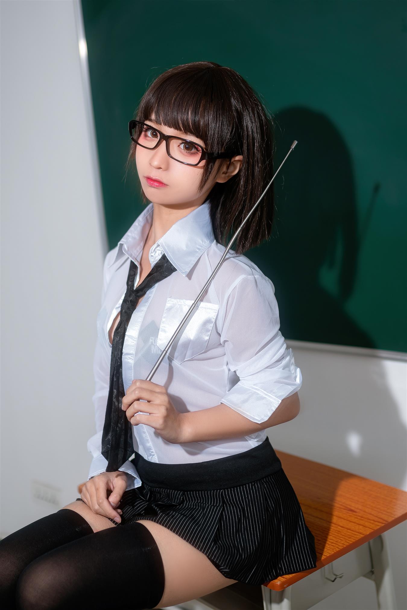 蠢沫沫 教师 [26P-351MB]