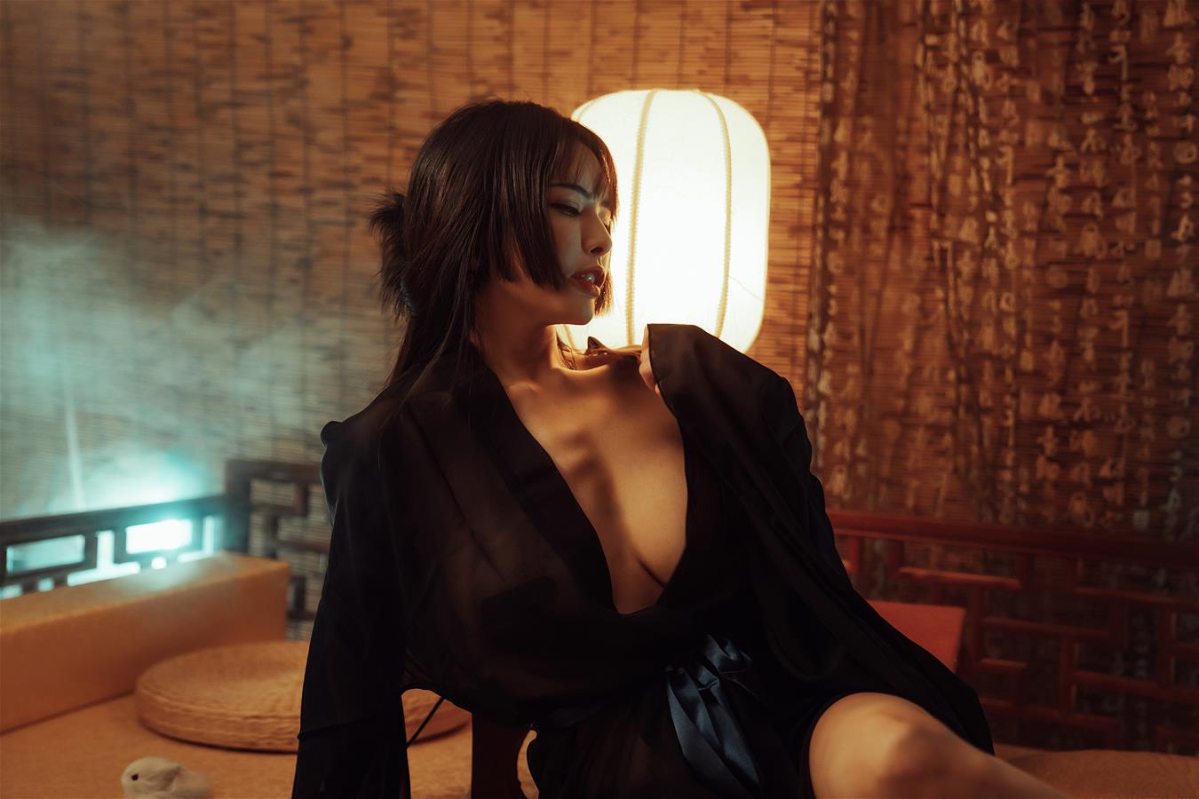 秋和柯基 穿黑纱的小妖精 [38P1V-0.99GB]