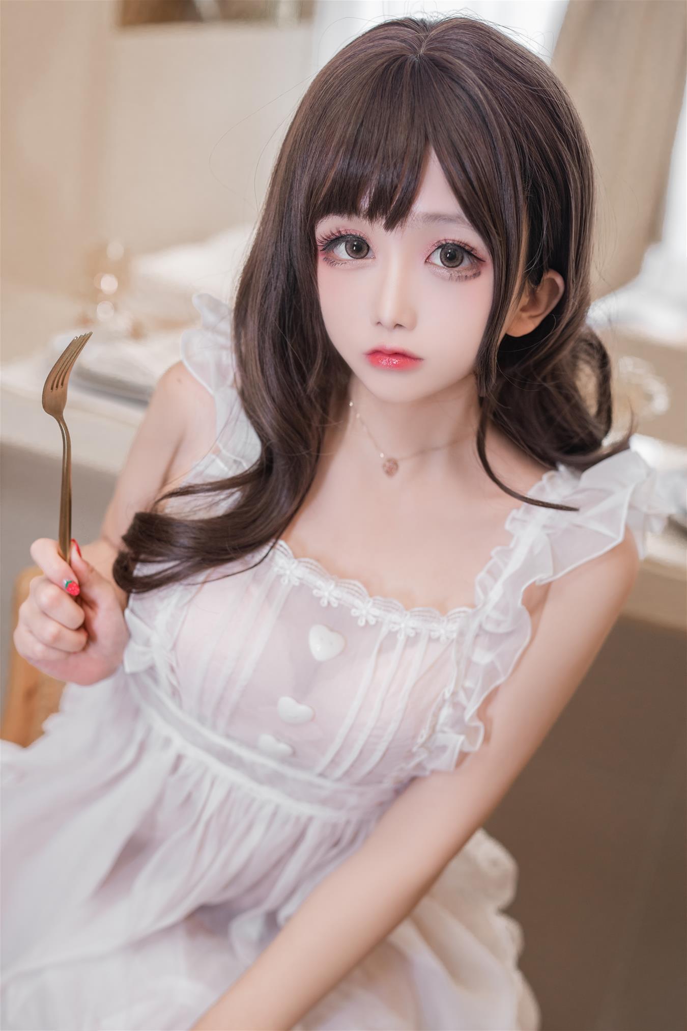 日奈娇 围裙人妻 [93P-1.06GB]