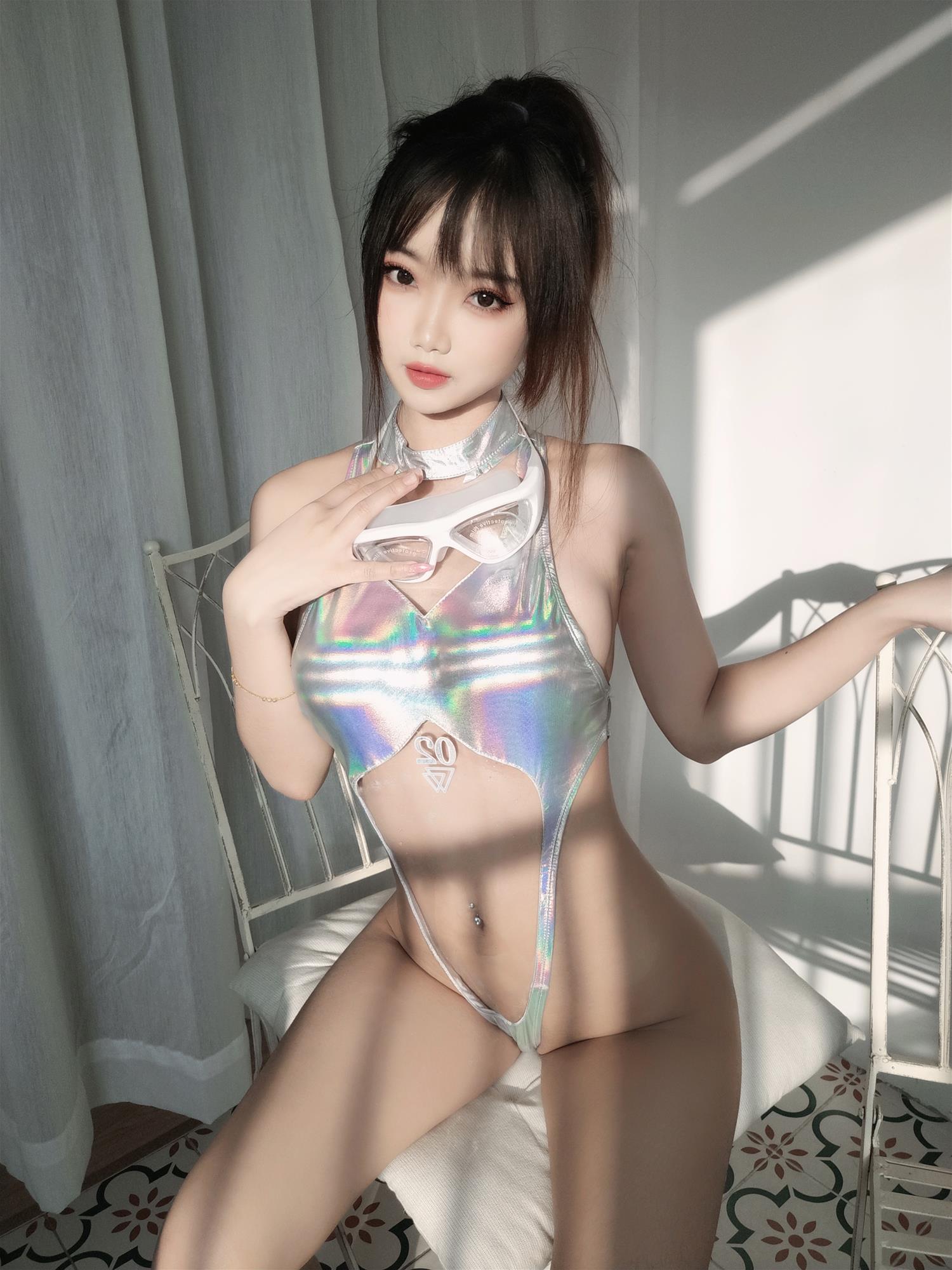 鬼畜瑶在不在w 镭射竞泳 [55P-137MB]