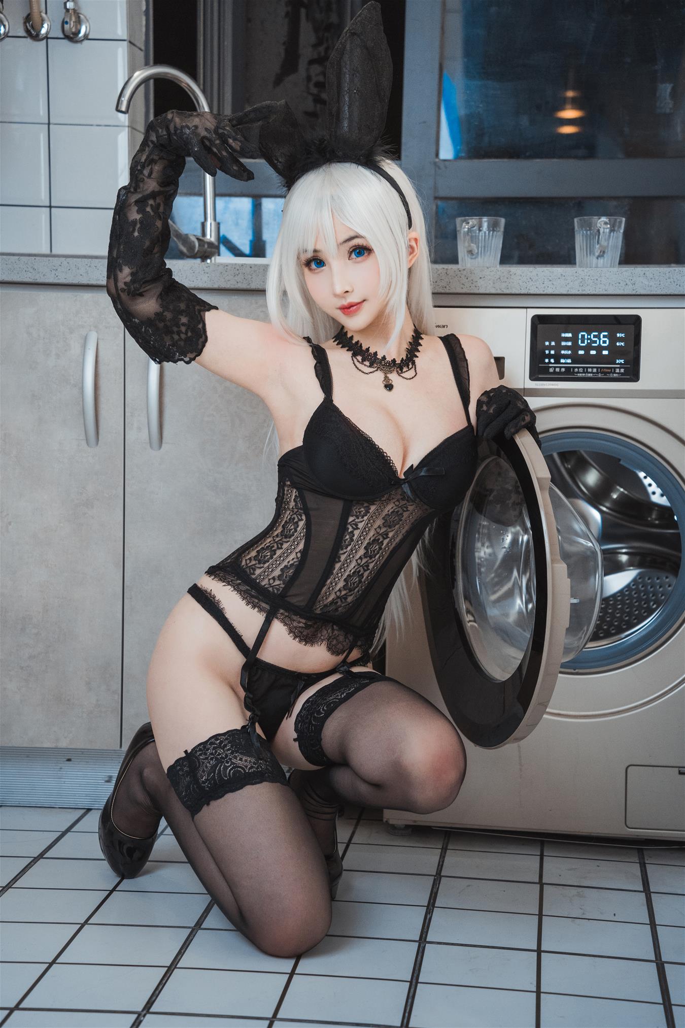 rioko凉凉子 兼职是修女的兔子小姐 [30P-419MB]