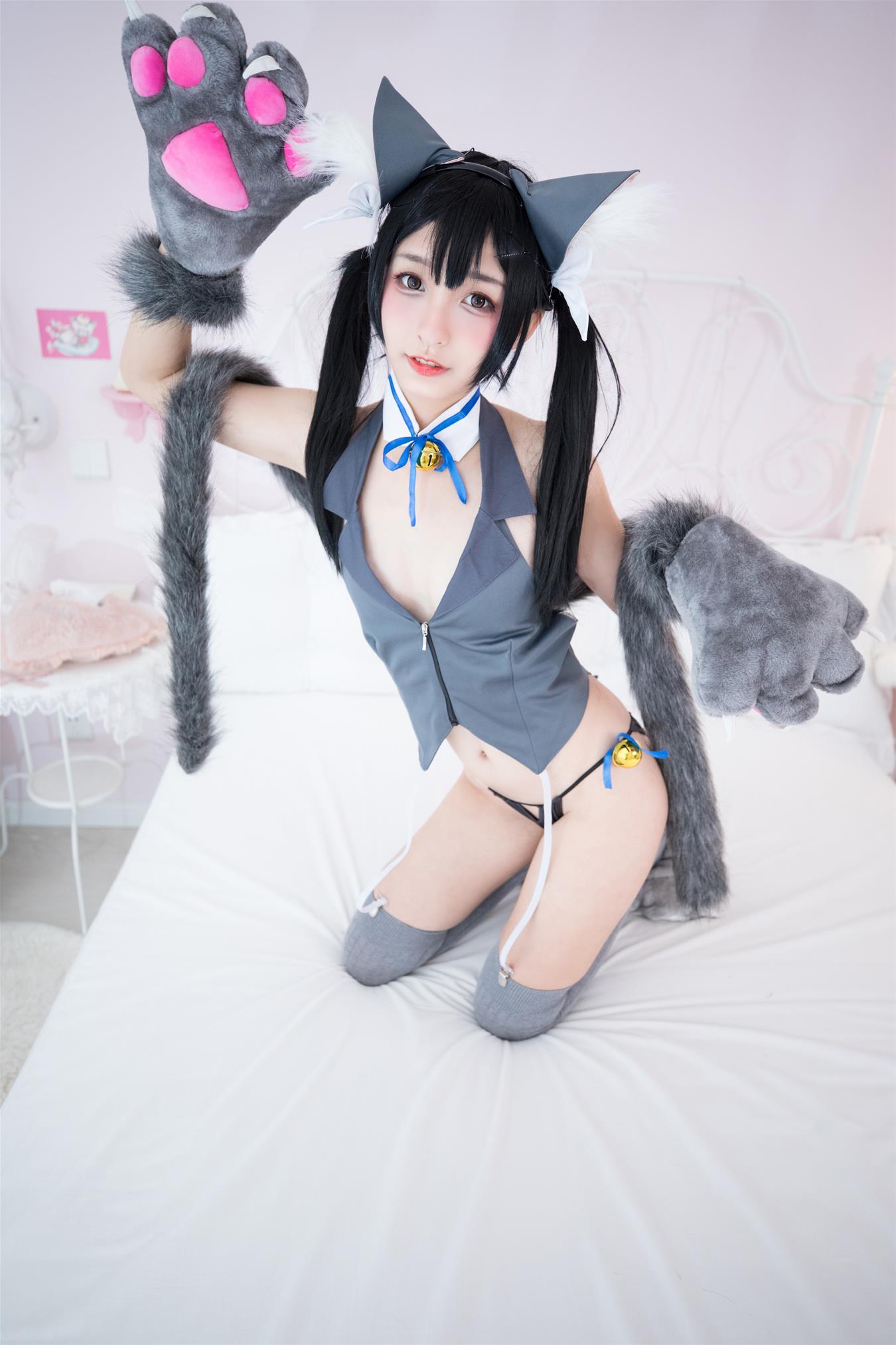 神楽坂真冬 VOL.010 魔法を使えないの日常 [150P-360MB]