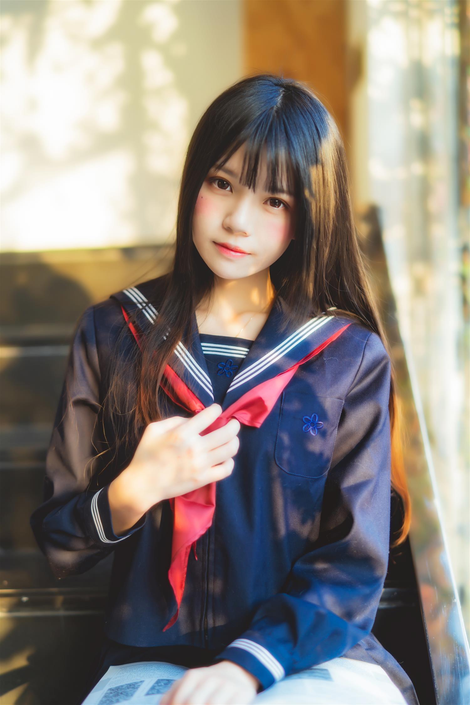 桜桃喵 小小少女 黑色水手服 [50P-747MB]