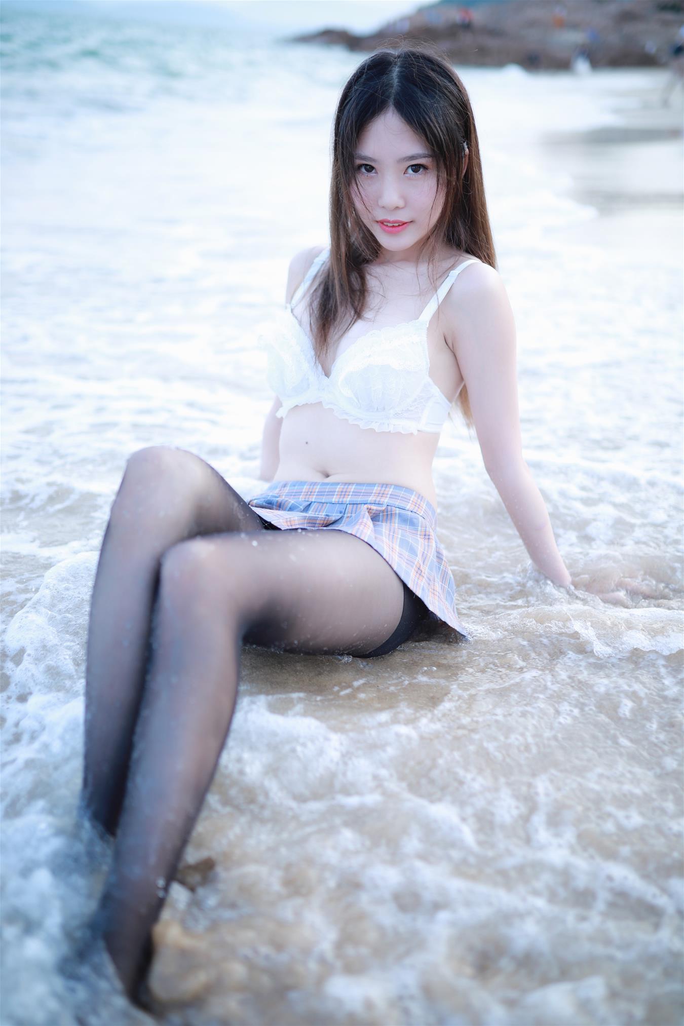 抖娘-利世 海边黑丝 [58P-264MB]