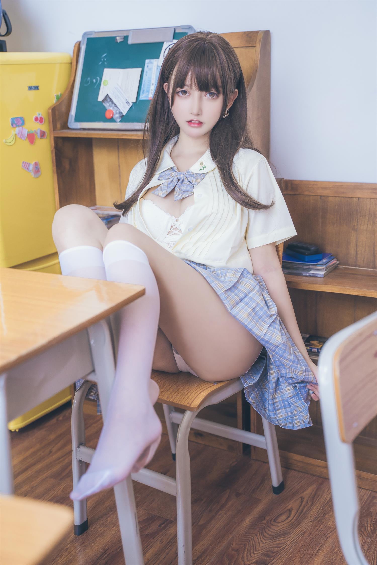 过期米线线喵 教室 [30P-141MB]