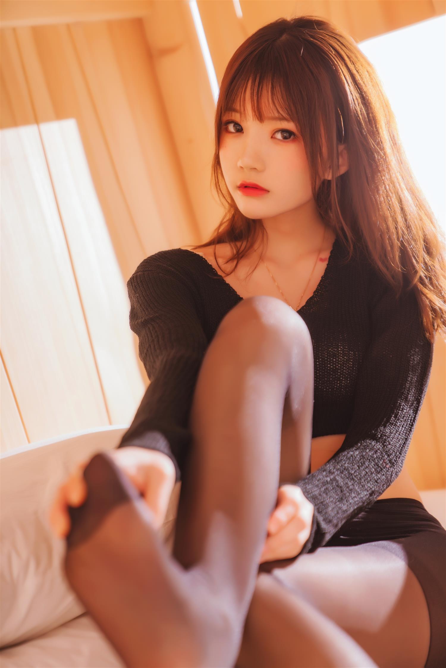 桜桃喵 小黑 [32P-518MB]