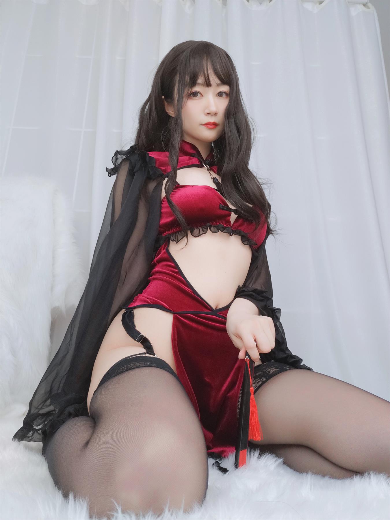 Coser小姐姐 白银81 红丝绒旗袍 [155P6V-798MB]