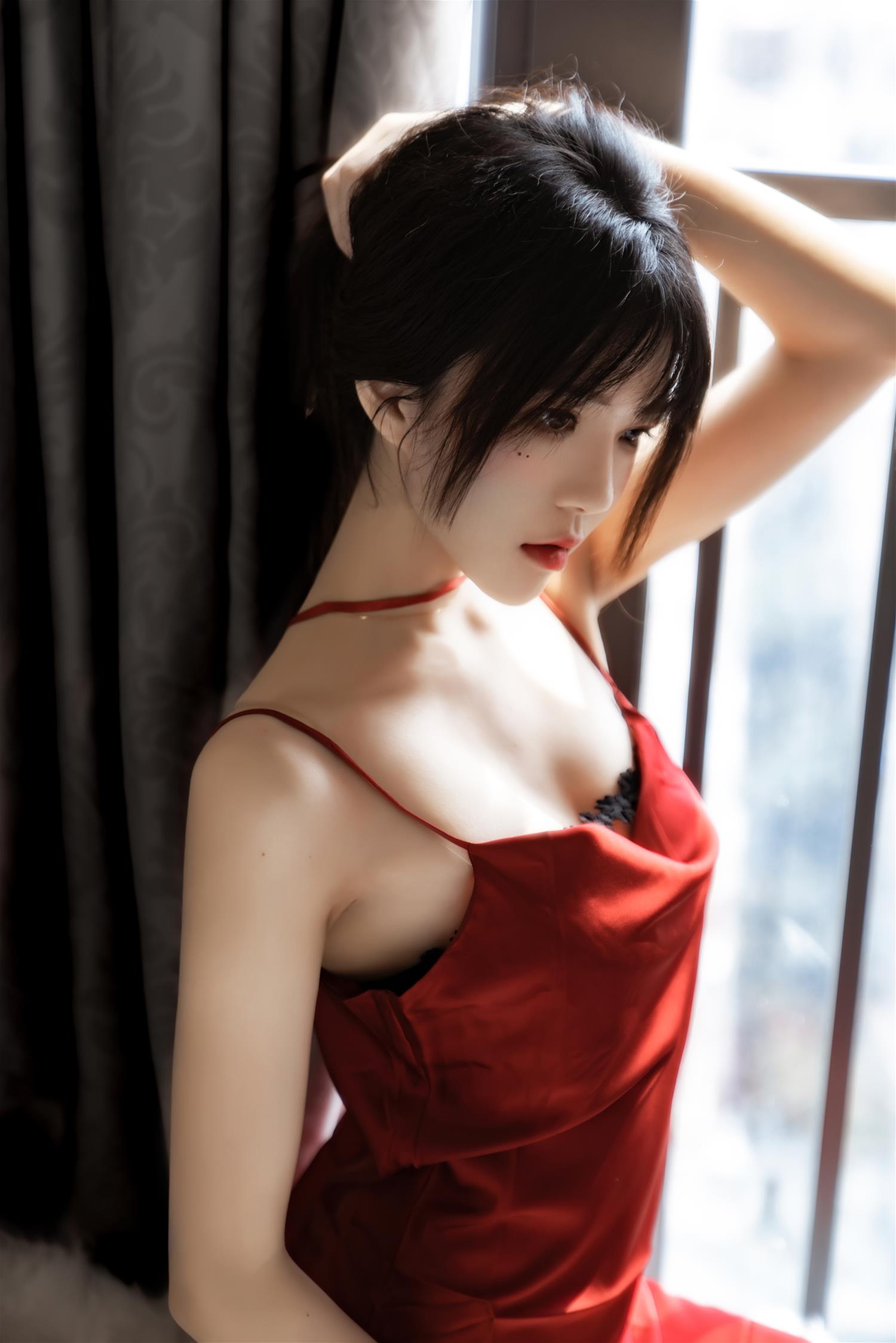 桜桃喵 千丝万缕的红01 [35P-578MB]