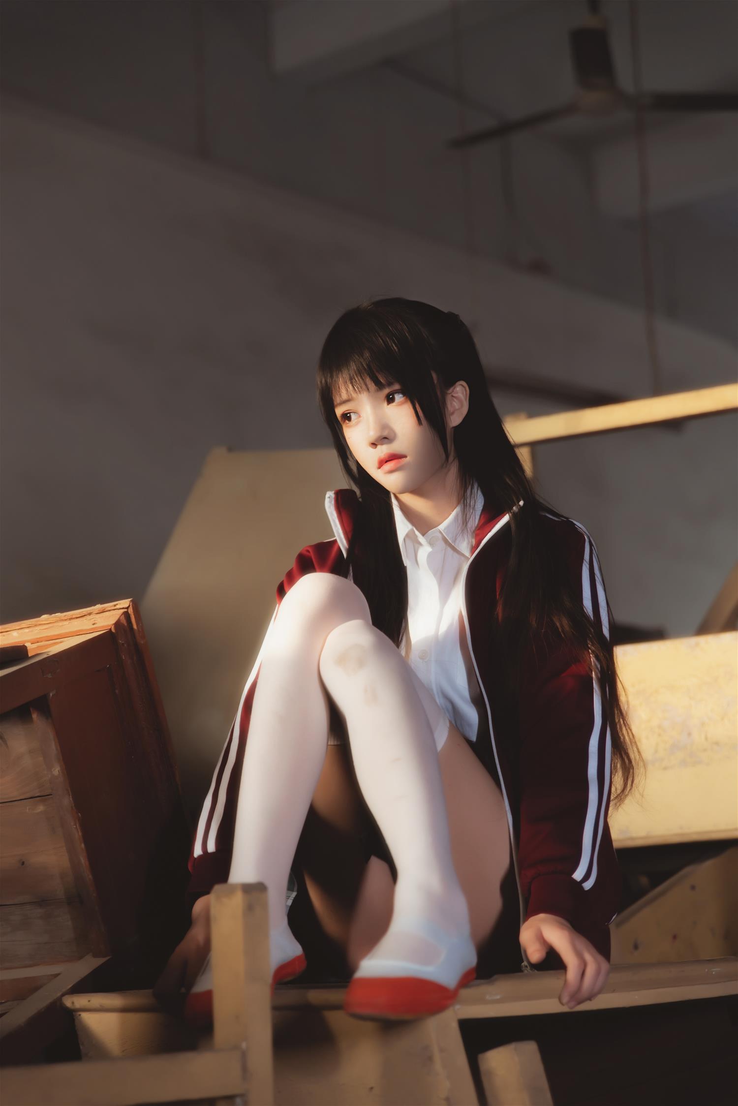 桜桃喵 未熟3 废弃教室 [38P-718MB]