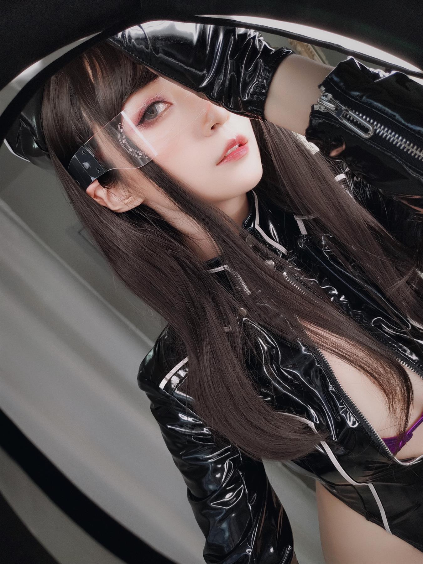 Coser小姐姐 白银81 通讯官 [147P8V-1.11GB]