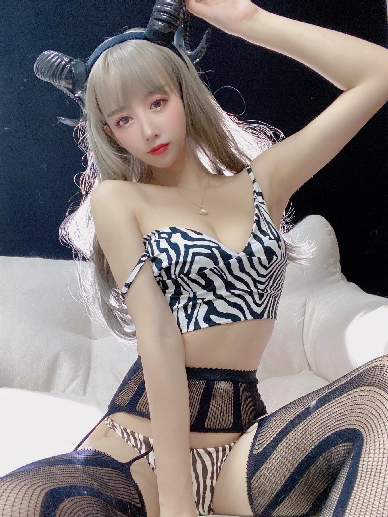 过期米线线喵 新年限定魅魔 [40P1V-272MB]