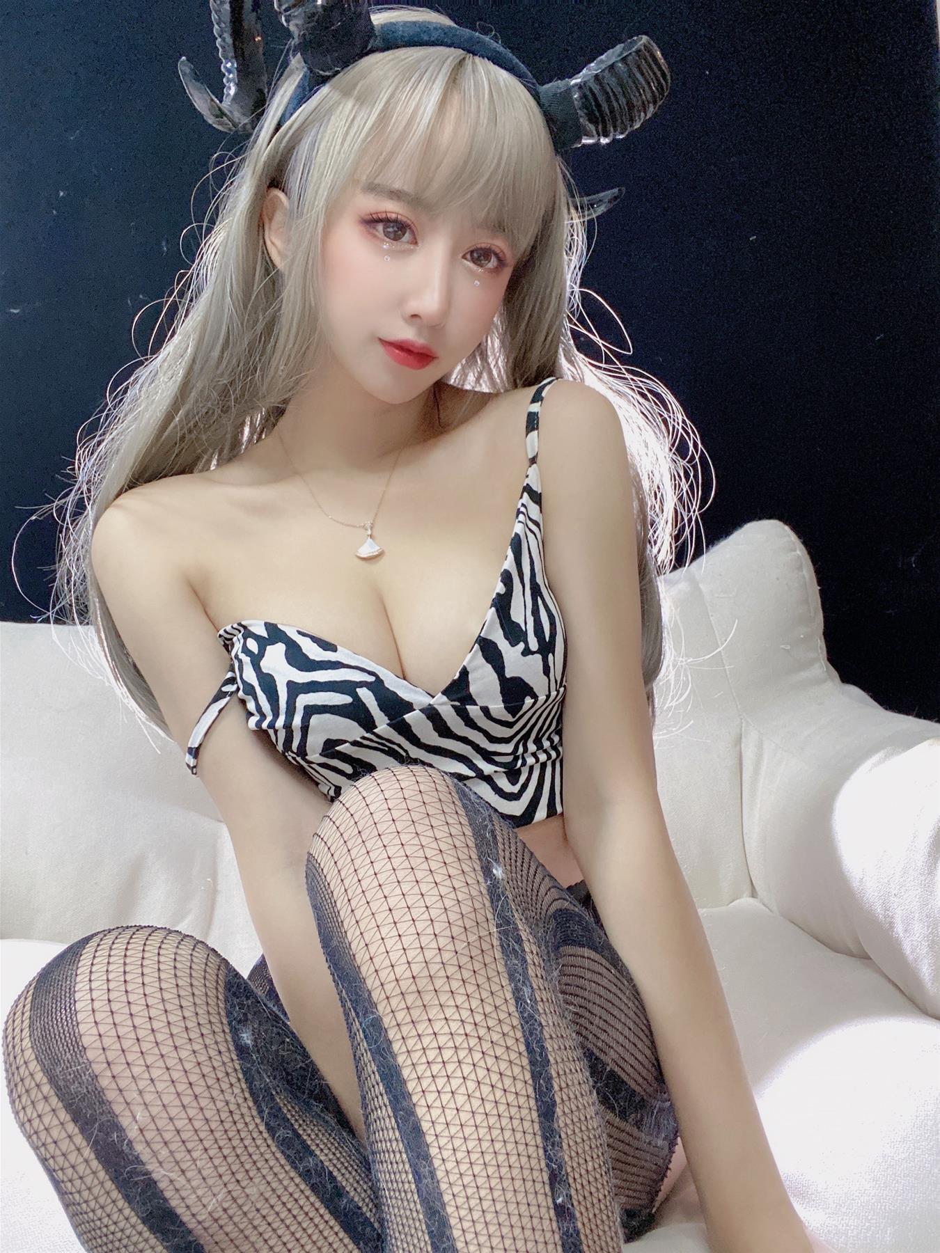 过期米线线喵 新年限定魅魔 [40P1V-272MB]