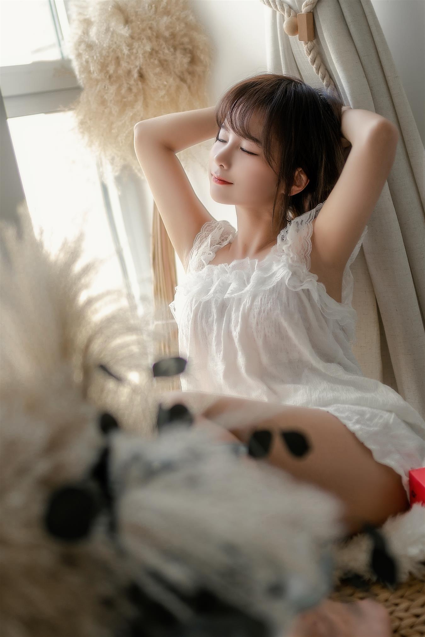 蠢沫沫 白睡衣 [29P-271MB]