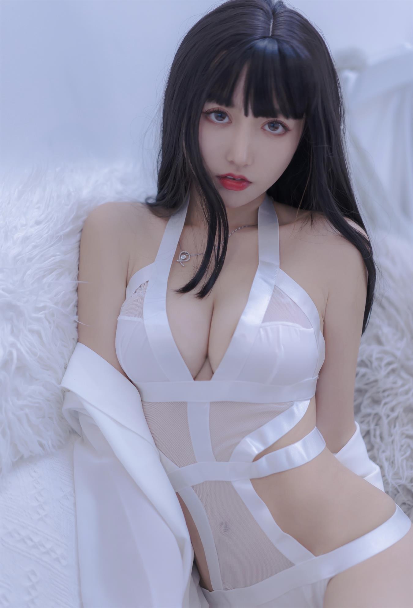 过期米线线喵 米线的休息日 [75P-72MB]