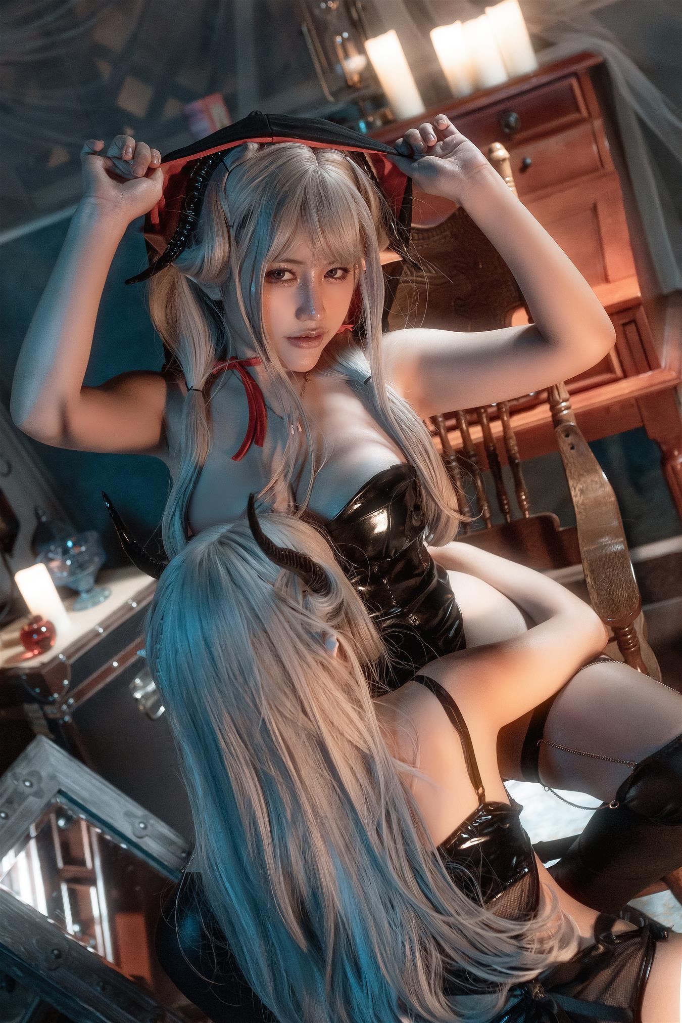 蠢沫沫 &一笑芳香沁 双人吸血鬼 [30P-436MB]