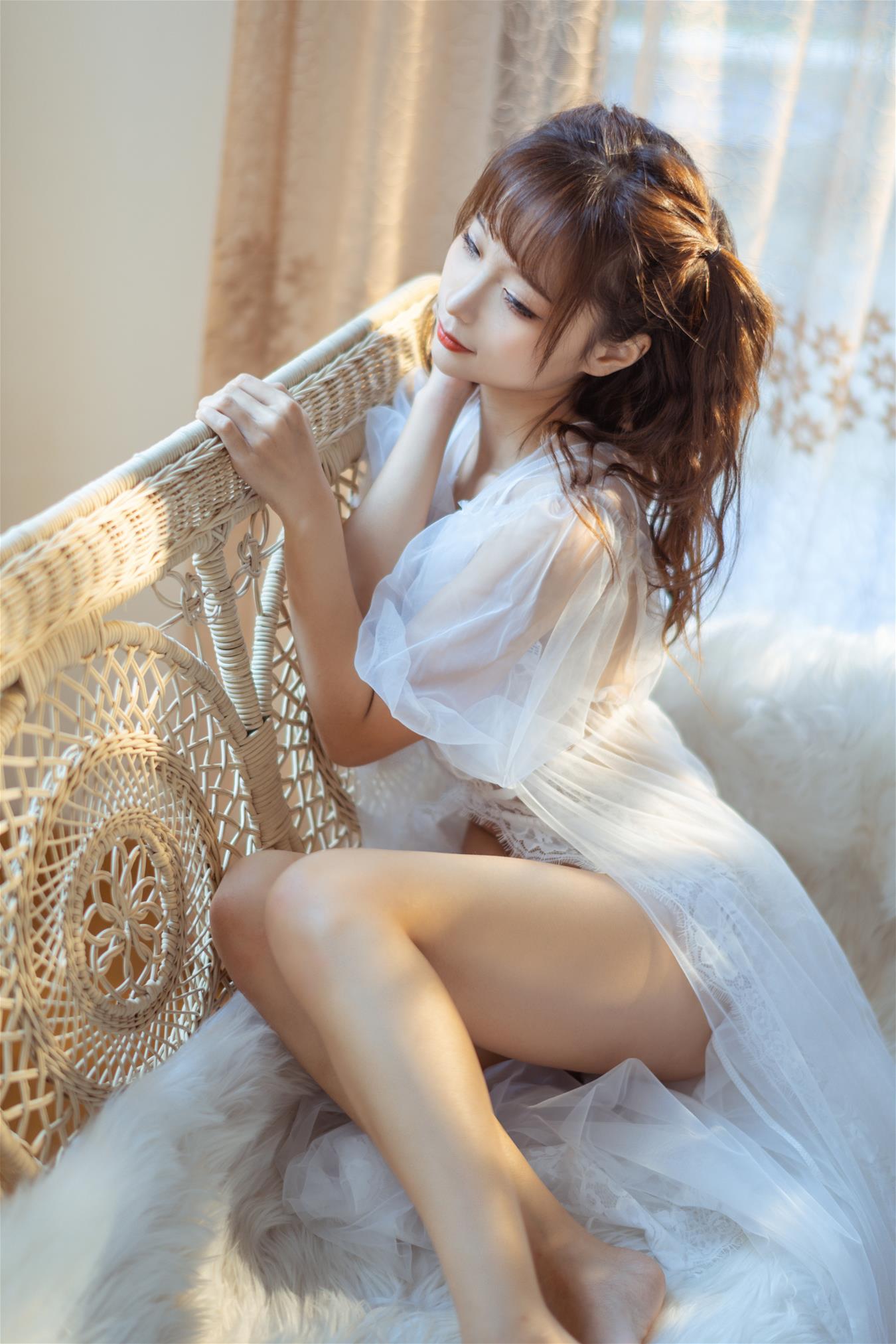 蠢沫沫 蕾丝睡衣 [31P-620MB]