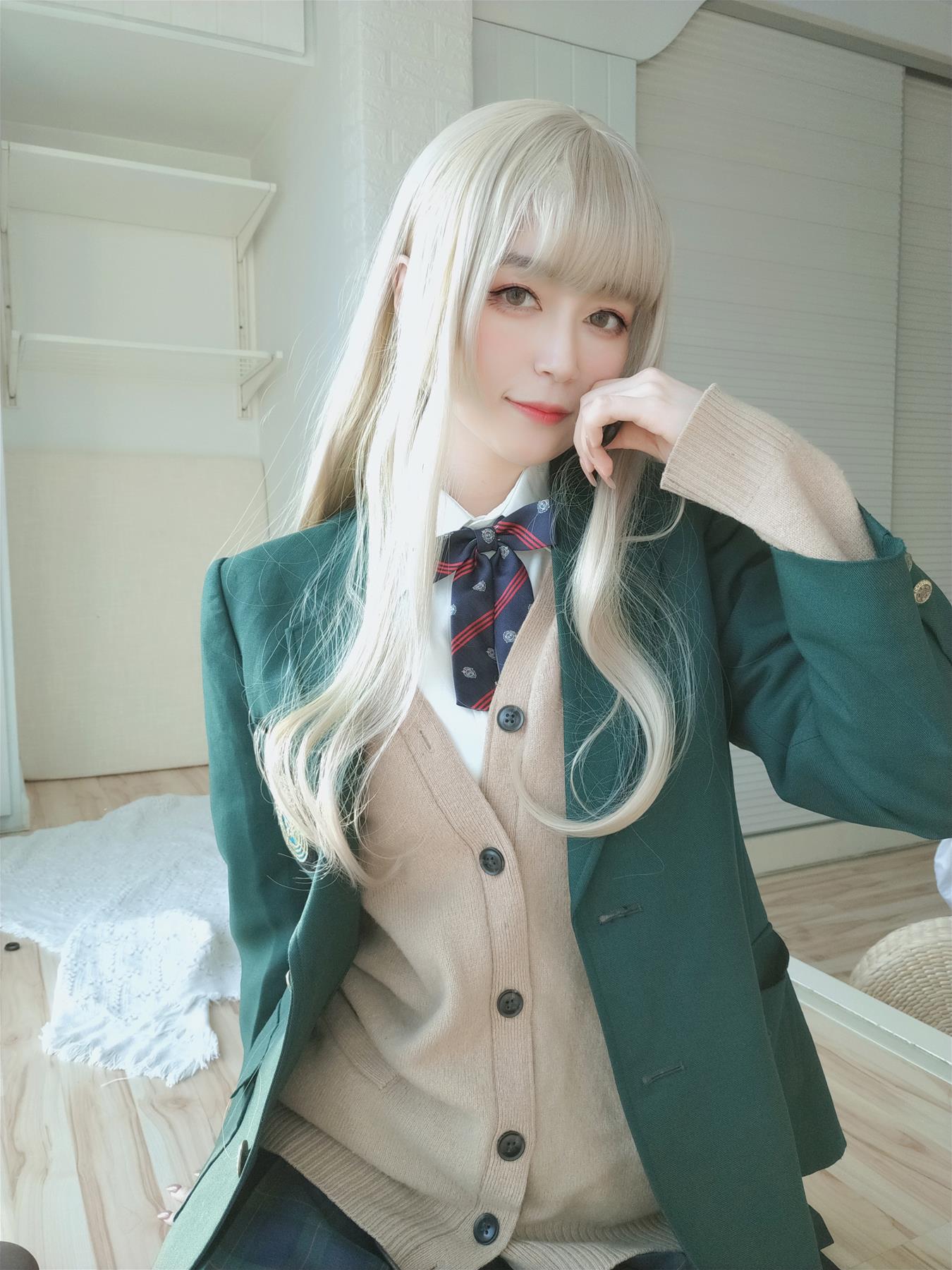 Coser小姐姐 白银81 灰色空间 [90P1V-578MB]