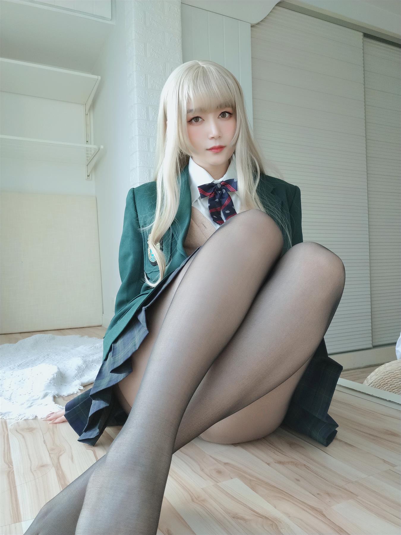 Coser小姐姐 白银81 灰色空间 [90P1V-578MB]